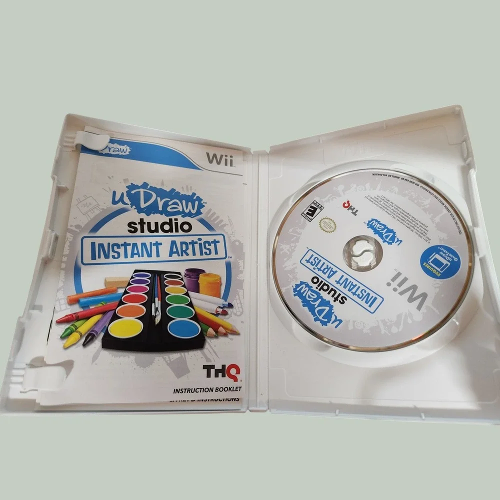 THQ uDraw GameTablet with uDraw Studio Instant Artist Nintendo Wii Bundle Black